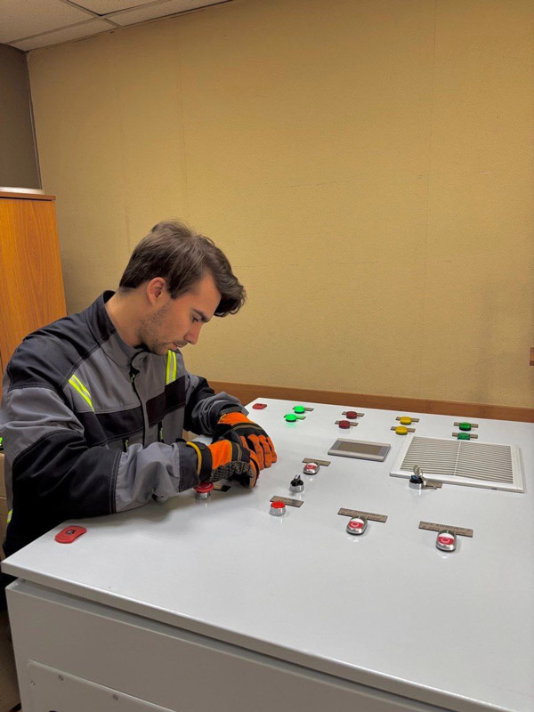 Поставка шкафа управления для ООО «Кемеровский машиностроительный завод»