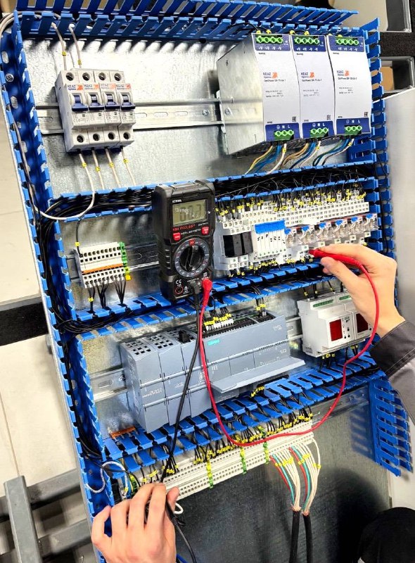 Сборка шкафа управления для Сальвинитовой фабрики успешно завершена.