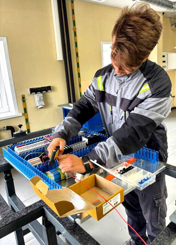  Начали сборку четырех комплектных шкафов управления ШУК-1.1-1.5 для котлов с шурующей планкой на котельной №22 ООО «ТЭР»