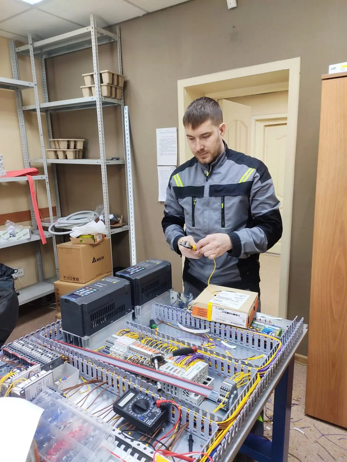 Изготовление шкафов автоматического управления насосами и вентиляторами