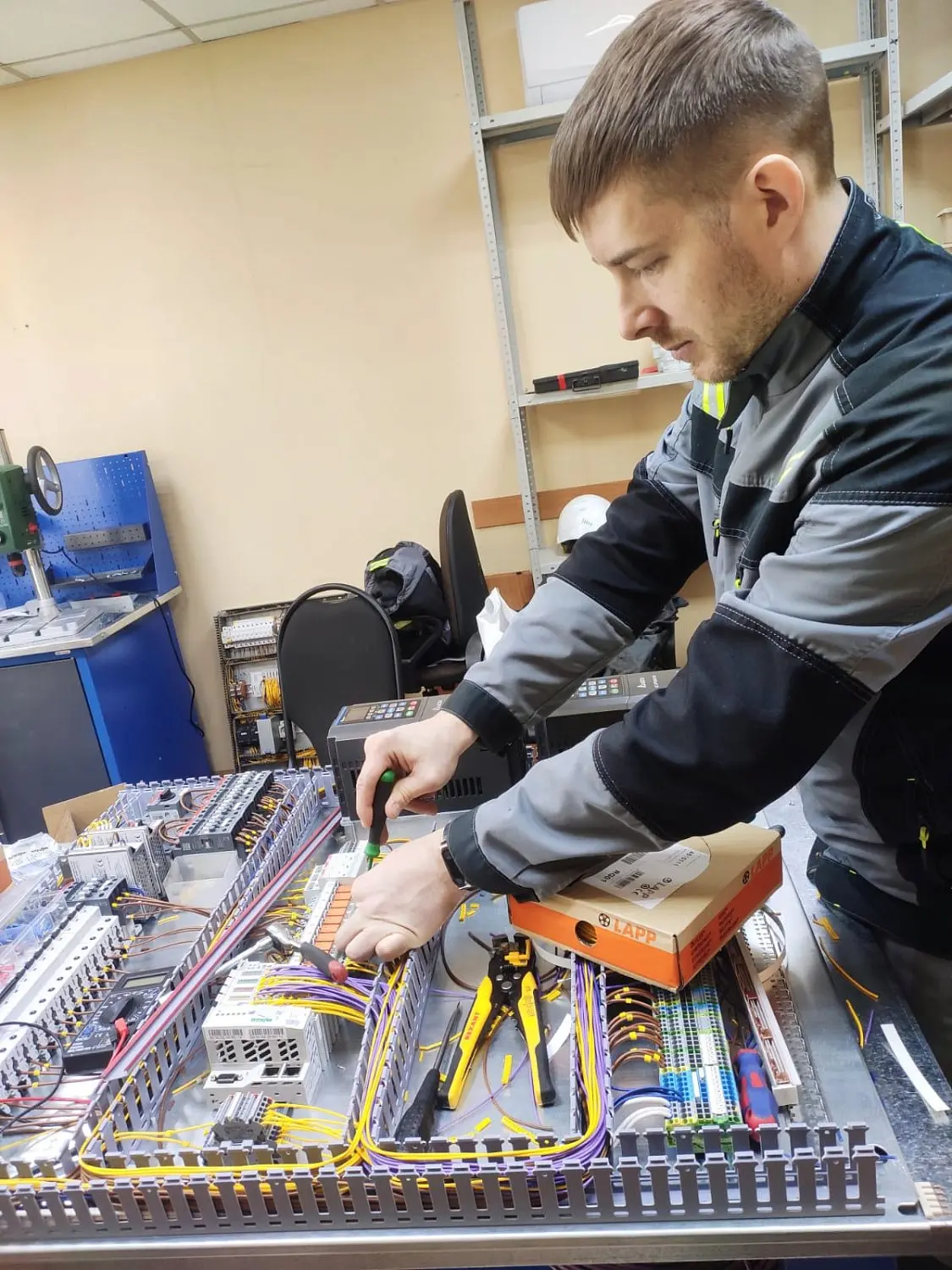 Изготовление шкафов автоматического управления насосами и вентиляторами